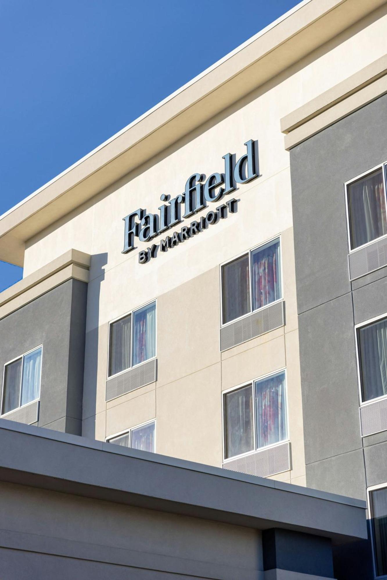 Fairfield Inn & Suites By Marriott Smithfield Zewnętrze zdjęcie